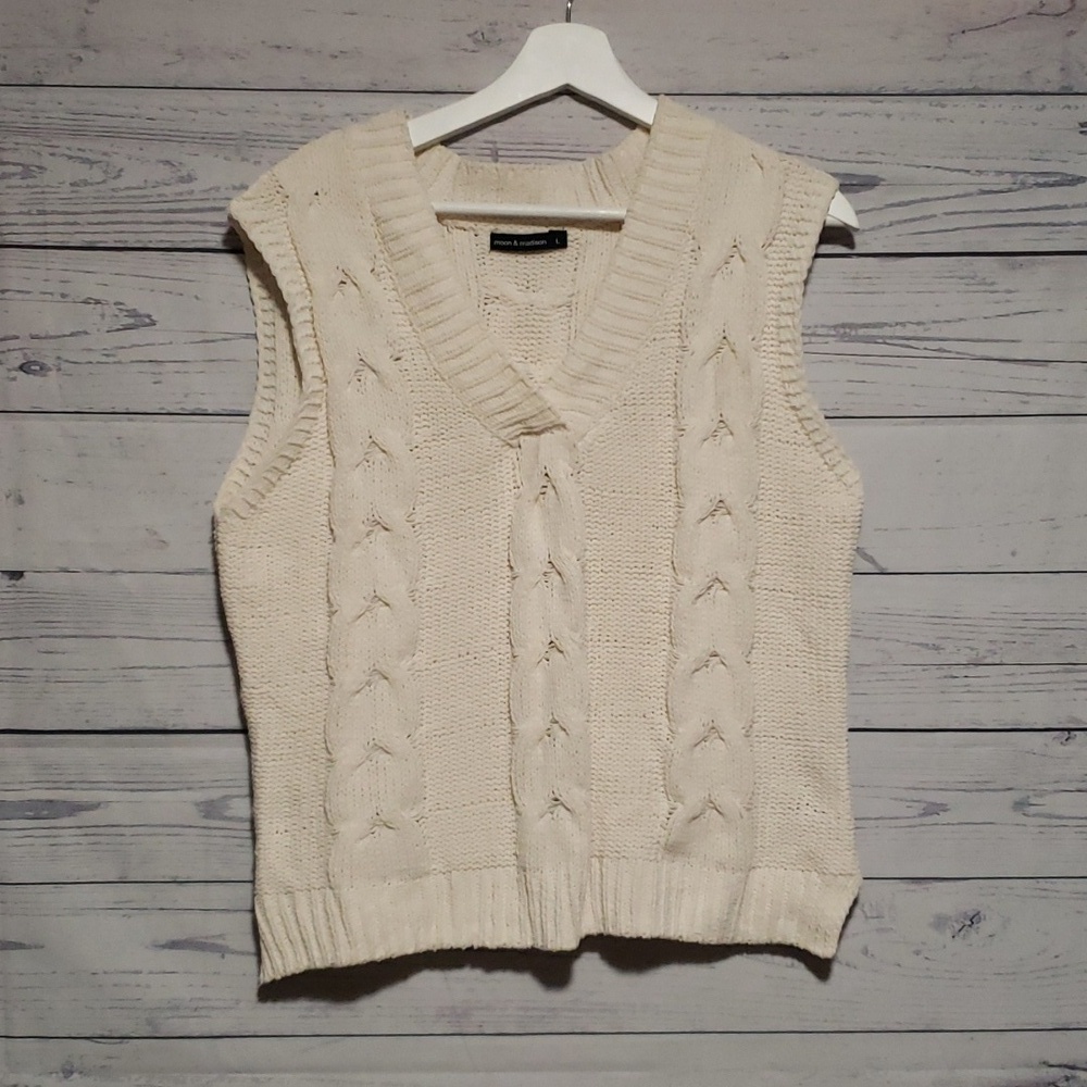 Moon & Madison Sweater vest